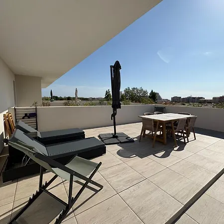 Lägenhet Naia Repet